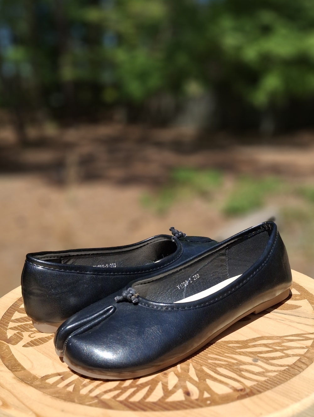 Women’s Navy Split-Toe Ballet Flats with Knot Detail